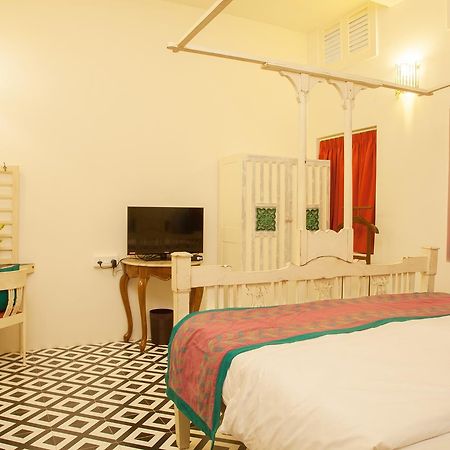The Ivy House Bed and Breakfast Calcutta Exteriör bild